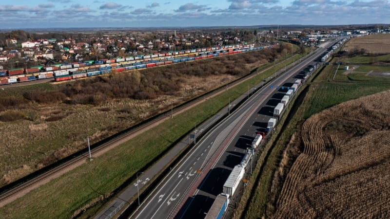 «Сутички на кордоні – це те, чого хоче Путін». Три поради українським водіям на кордоні з Польщею