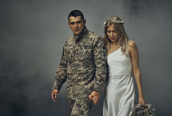 Дружина актора-військового Девізорова розповіла, як війна змінила чоловіка і як часто вони бачаться