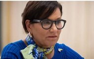 Спецпредставниця США в Україні надягнула хустку від українського бренду Спецпредставниця США в Україні надягнула хустку від українського бренду