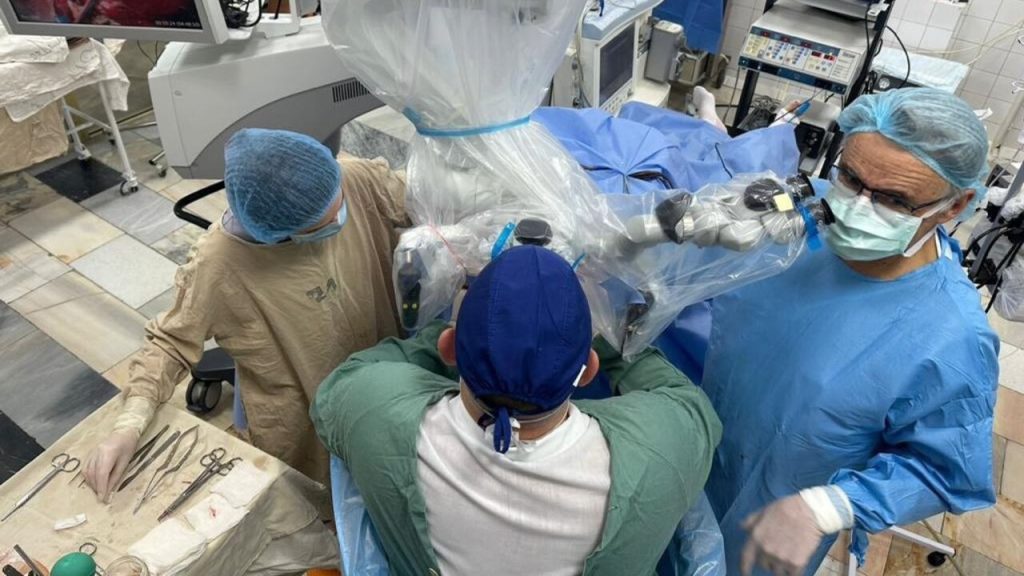 Медики назвали це дивом: хлопець прийшов до тями після важкої черепно-мозкової травми