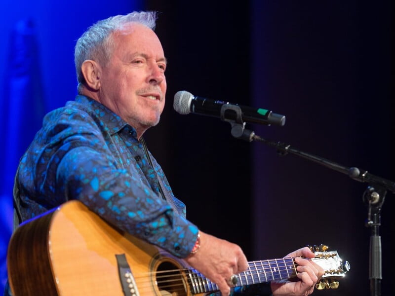 "Реально прошу допомоги". Макаревич розповів, як у мережі використовують його зображення й голос