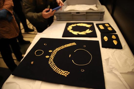 "Скіфське золото" вже в Україні – у Києві вперше показали цінні артефакти (фото)