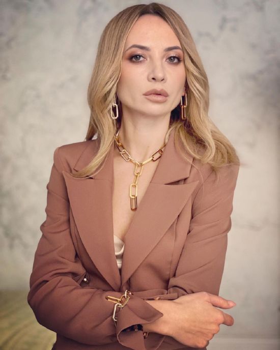 Ірина Сопонару зі сльозами на очах звернулася до фанів з важливим проханням