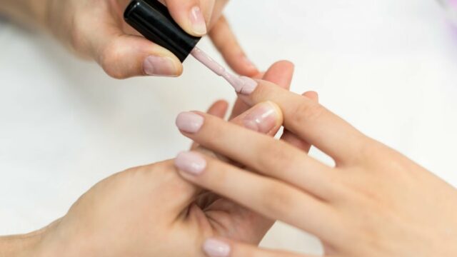 Небезпечний манікюр: які накладні нігті можуть викликати хромоніхію