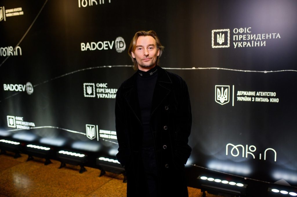 “Світ обов’язково втомиться, і потрібно мати потужну відповідь на цю втому”: Алан Бадоєв представили стрічку “Довга Доба” “Світ обов’язково втомиться, і потрібно мати потужну відповідь на цю втому”: Алан Бадоєв представили стрічку “Довга Доба”