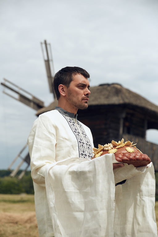 Спецпроєкт «Коріння»: Євген Філатов (The Maneken) про весільну обрядовість південно-східної України Спецпроєкт «Коріння»: Євген Філатов (The Maneken) про весільну обрядовість південно-східної України