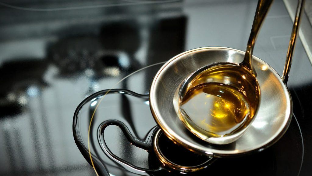 Тепер не будете згодовувати коту: лікарка пояснила, чому куряча шкурка така корисна Тепер не будете згодовувати коту: лікарка пояснила, чому куряча шкурка така корисна