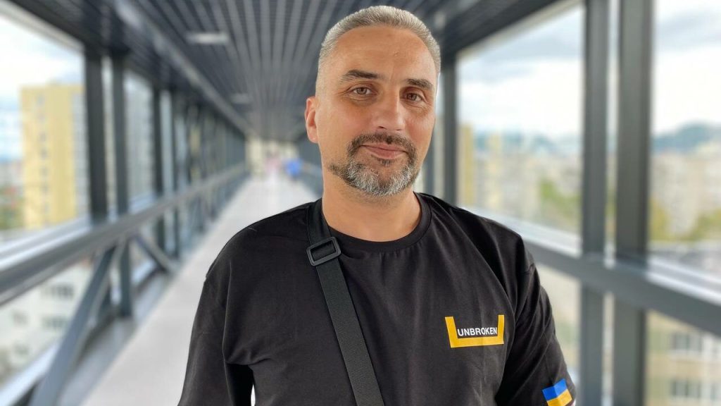 Повз із турнікетом на нозі декілька кілометрів: у Львові готують до протезування нашого бійця Повз із турнікетом на нозі декілька кілометрів: у Львові готують до протезування нашого бійця