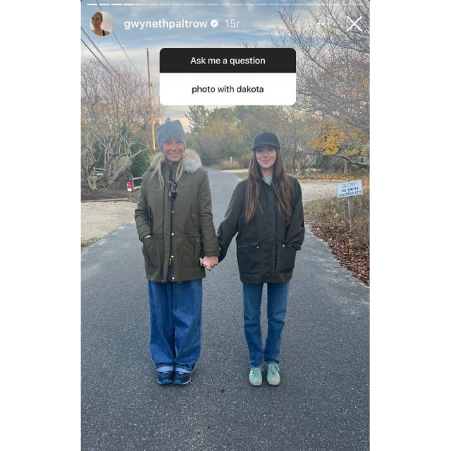 Дружить з дівчиною колишнього: Гвінет Пелтроу взялася за руки з Дакотою Джонсон Дружить з дівчиною колишнього: Гвінет Пелтроу взялася за руки з Дакотою Джонсон