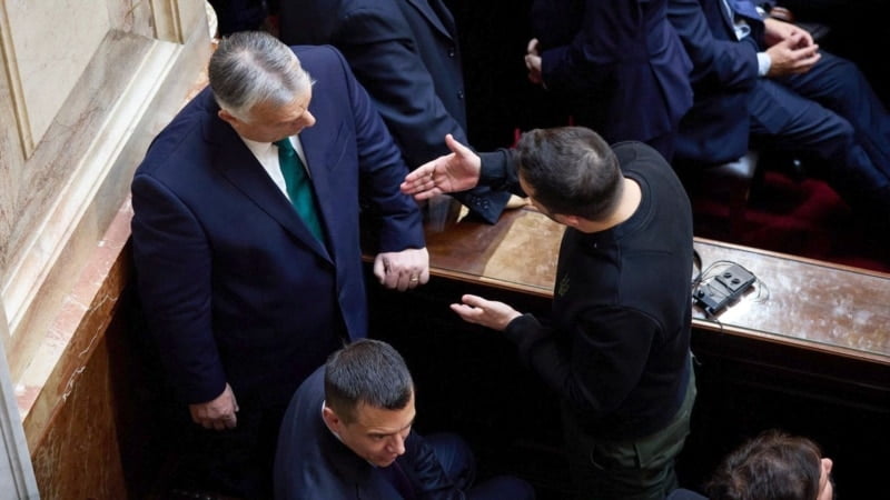 На інавгурації аргентинського президента відбулася розмова Зеленського з Орбаном. Офіційних деталей немає