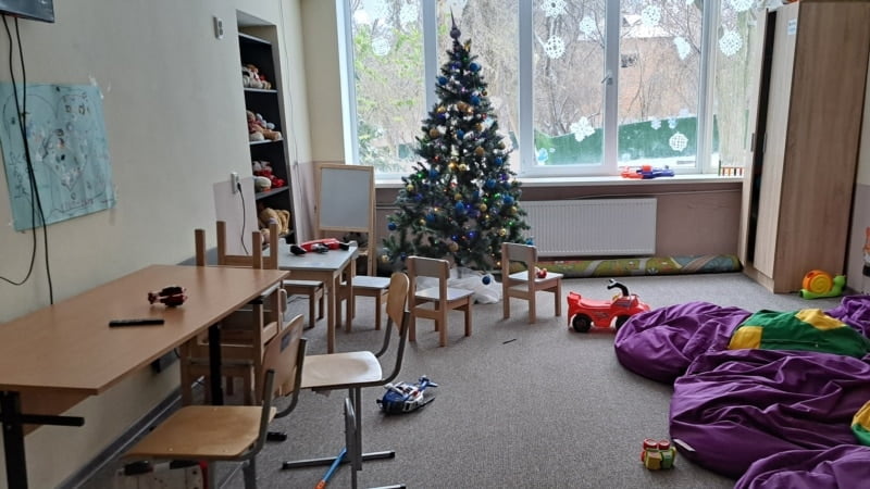 «Іноді доводилося людей витягувати з дна». Як живе та про що мріє напередодні Нового року шелтер для переселенців у Дніпрі