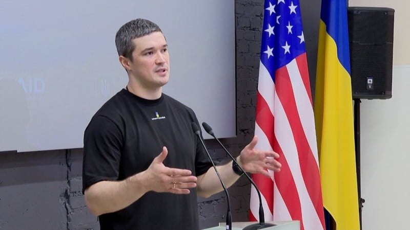 Перші водії вже отримали автомобільні номери та техпаспорт поштою – Федоров