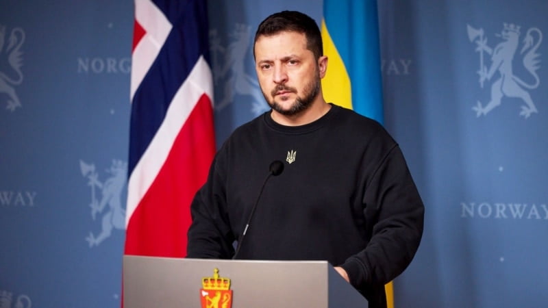 Зеленський: постачання РФ від диктатур «ритмічніше, ніж постачання від багатьох демократій для України» Зеленський: постачання РФ від диктатур «ритмічніше, ніж постачання від багатьох демократій для України»