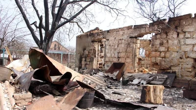 «Без паспорта РФ вже не заїхати, «Гради» щодня руйнують будинки»: життя біля фронту та в окупації на Запоріжжі