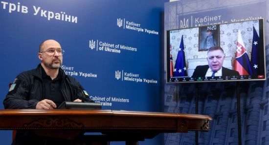 Проросійський прем'єр Словаччини вперше переговорив зі Шмигалем: чи розблокують кордон Проросійський прем'єр Словаччини вперше переговорив зі Шмигалем: чи розблокують кордон
