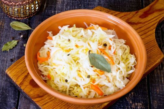 Коли найкраще квасити та солити капусту у грудні 2023 року