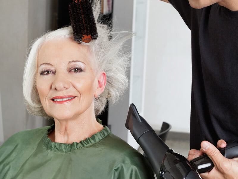 Ці три зачіски допоможуть мати на 10 років молодший вигляд. Експертка назвала головні правила вдалої стрижки Ці три зачіски допоможуть мати на 10 років молодший вигляд. Експертка назвала головні правила вдалої стрижки