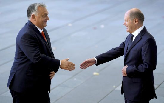 Орбан пішов геть під час голосування лідерів ЄС щодо України: хто "вигнав" його із залу