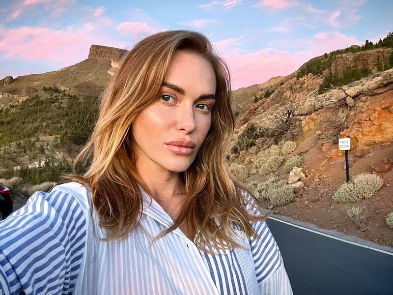 "Щастить людям іноді". Камінська, яка переїхала до Нідерландів, показала фото з новим коханим