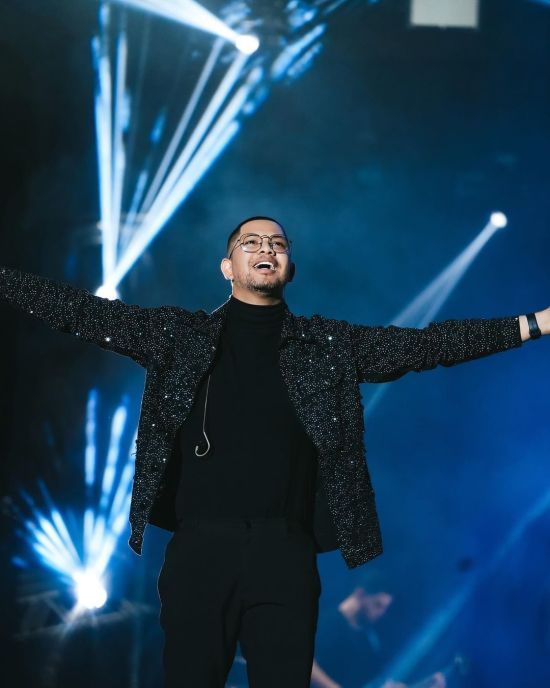 30-річний бразильський співак раптово помер на сцені просто під час виступу