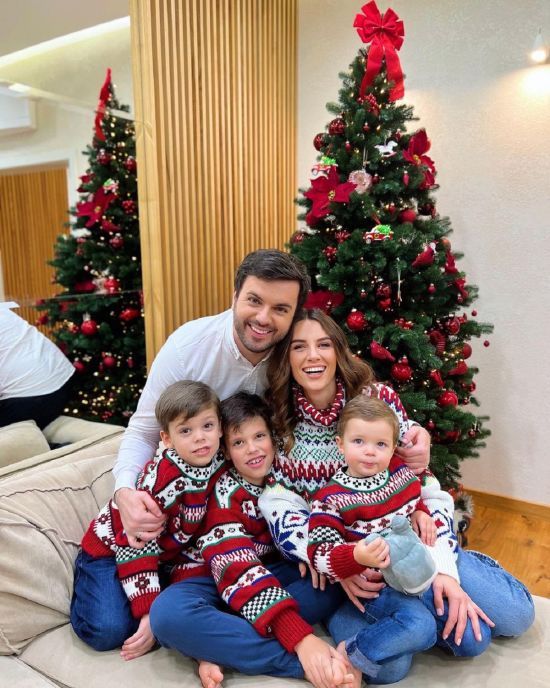 Родина Григорія Решетніка прикрасила новорічну ялинку й поділилася казковою атмосферою