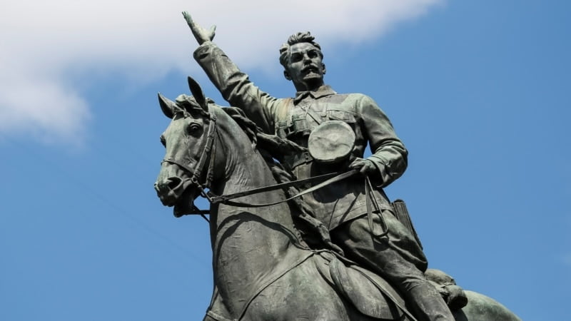 Микола Щорс, який воював проти України. Ким він був і які його «заслуги»?