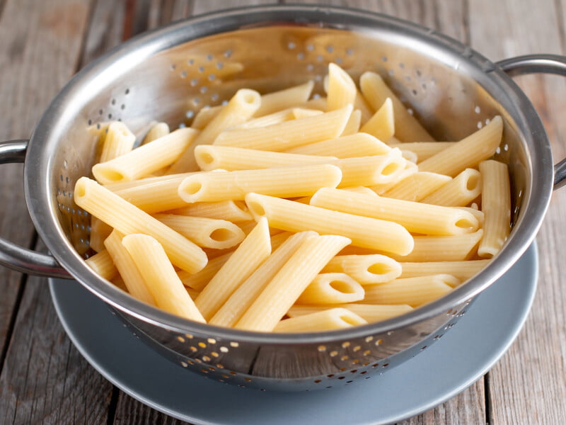 Новий спосіб злити воду з макаронів. Лайфхак