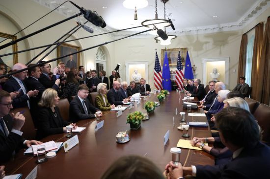 Якщо б не було цієї фіндопомоги: економіст назвав два шляхи України у разі відсутності підтримки Заходу