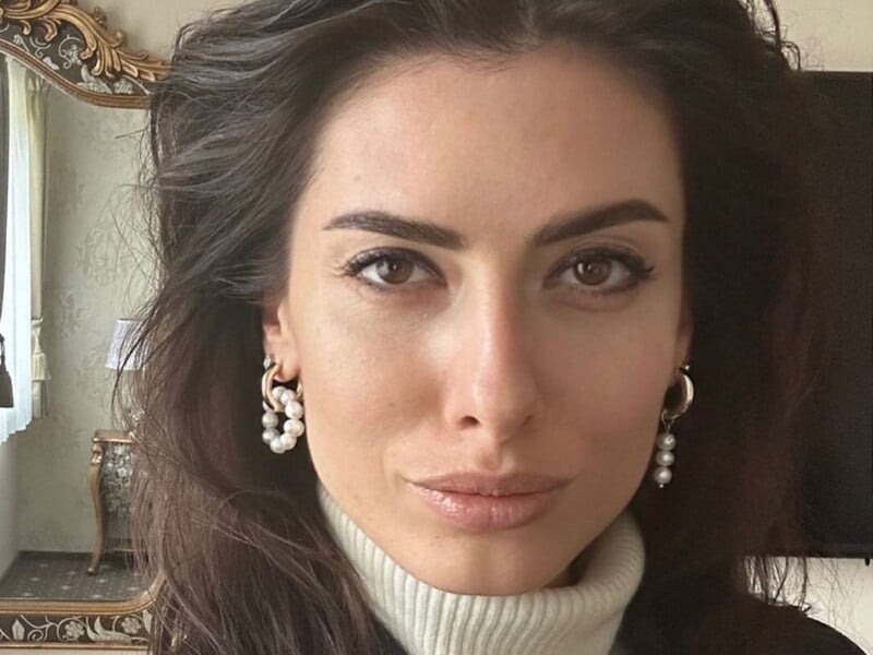 "Це був найважчий рік для мене". Нардепка Мезенцева відсвяткувала своє 34-річчя в харківському закладі разом із гуртом Green Gray. Фото