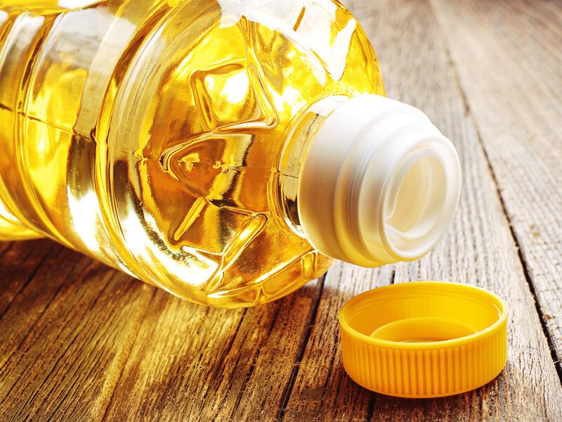 Зберігайте олію лише в цьому місці – і вона не зіпсується. Експерти розповіли, як використовувати продукт, щоб він не гірчив Зберігайте олію лише в цьому місці – і вона не зіпсується. Експерти розповіли, як використовувати продукт, щоб він не гірчив