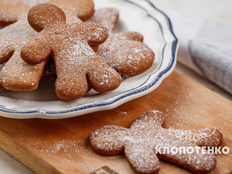 Готується лише за 12 хвилин. Рецепт імбирно-медового печива з ромом до Дня святого Миколая