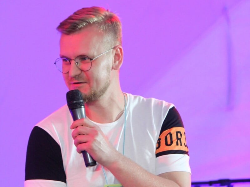 Український ведучий Печій відмовився повертатися в Україну після закордонного відрядження. Його колеги заявили, що він утік Український ведучий Печій відмовився повертатися в Україну після закордонного відрядження. Його колеги заявили, що він утік