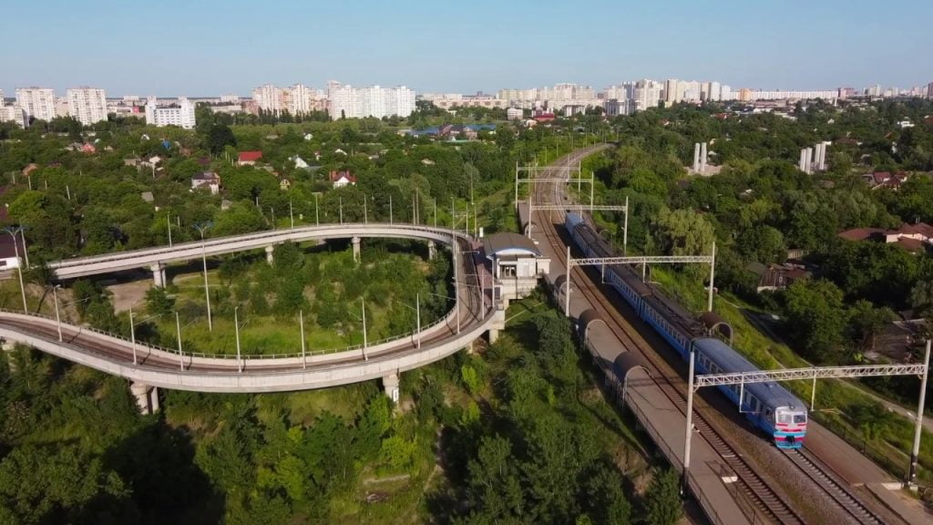 На Русанівських Садах у Києві зроблять прокол в насипу залізниці, щоб Подільський міст виходив на Троєшину