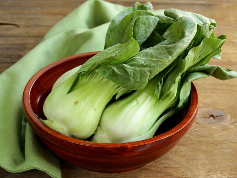 Як освіжити зів'ялу зелень. Простий лайфхак Як освіжити зів'ялу зелень. Простий лайфхак