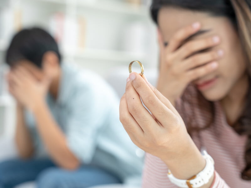 "Не потрібно бити у дзвони і кричати: "Чого ви розходитеся?" Експерт пояснив, через що в Україні зросла кількість розлучень