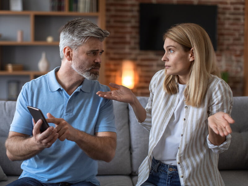 Як зрозуміти, що ви зіткнулися з економічним насильством у сім'ї і, що робити