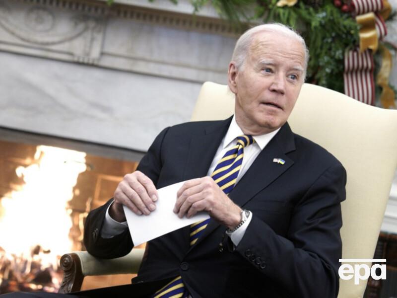 Байден під час зустрічі із Зеленським був зі значком у вигляді українського й американського прапорів і в жовто-синій краватці. Фото