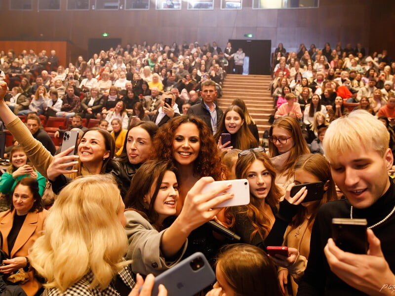 Найяскравіші моменти з концерту Каменських у Молдові. Співачка пояснила, чому дуже переживала перед виступом. Фото Найяскравіші моменти з концерту Каменських у Молдові. Співачка пояснила, чому дуже переживала перед виступом. Фото