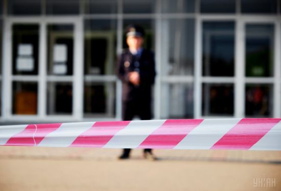 На Закарпатті депутат під час засідання підірвав гранати: відео вибуху