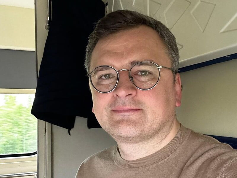 "Ти єдина". Кулеба, який став помітно стрункішим, показав нове фото зі своєю коханою в день її 40-річчя. Вона відреагувала "Ти єдина". Кулеба, який став помітно стрункішим, показав нове фото зі своєю коханою в день її 40-річчя. Вона відреагувала