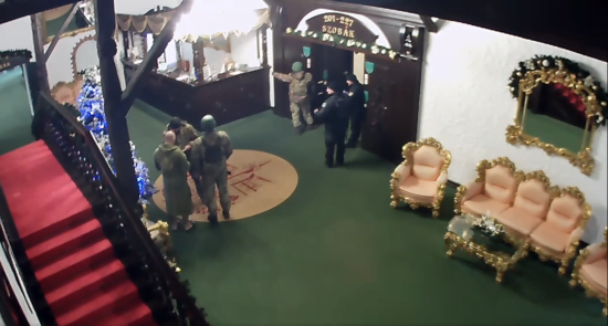 Рейди ТЦК на Закарпатті: як відбувалося вручення повісток у відомому оздоровчому санаторії (відео)