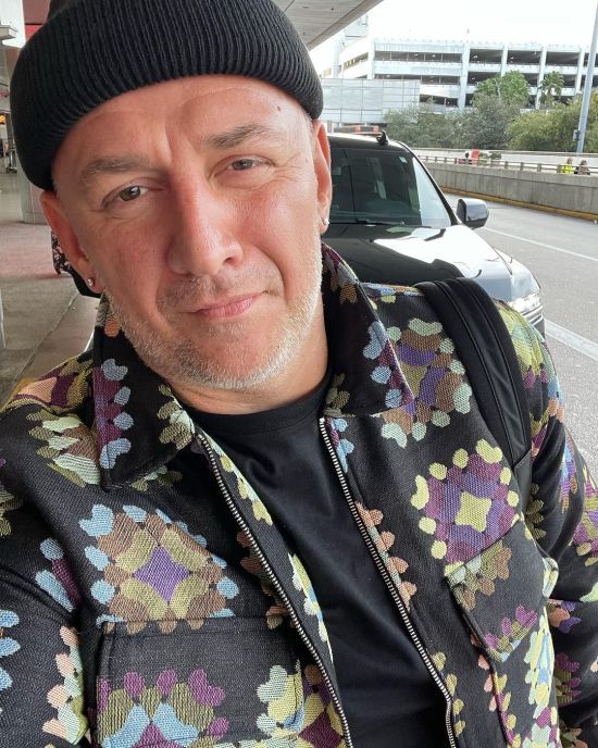 Потап на тлі скандальної поїздки в ОАЕ полетів до Іспанії й пояснив, над чим працював