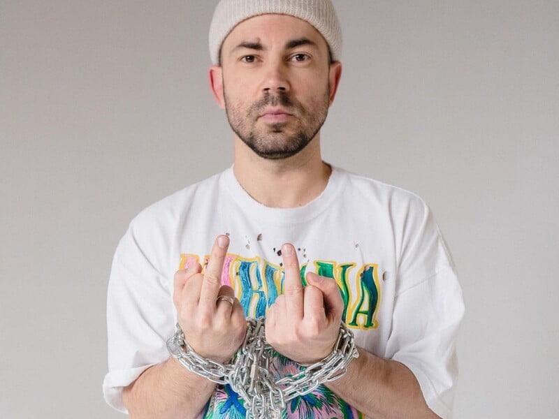 Бєдняков потролив Потапа, який заявив, що летить бізнес-класом зі США в ОАЕ на свято