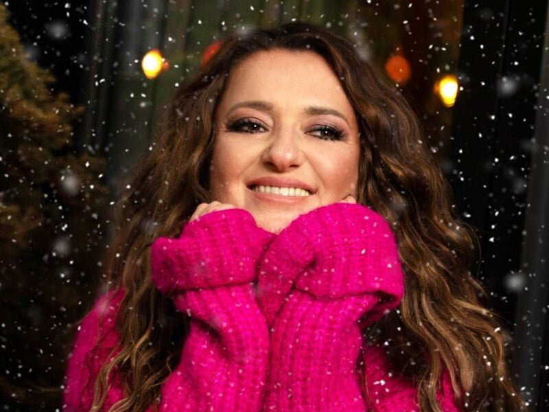 Могилевська після чуток про материнство показала фігуру в обтислій сукні. Фото