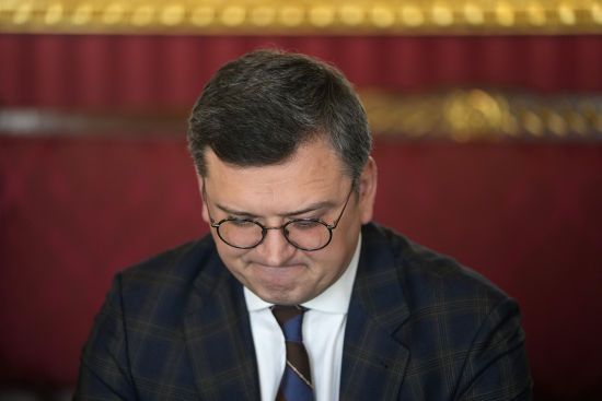 Атака по НАТО: Кулеба попередив про наслідки "замороження" фронту в Україні