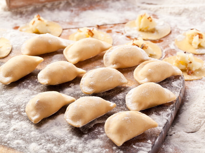 Вареники з картоплею і грибами. Рецепт тіста на картопляному відварі