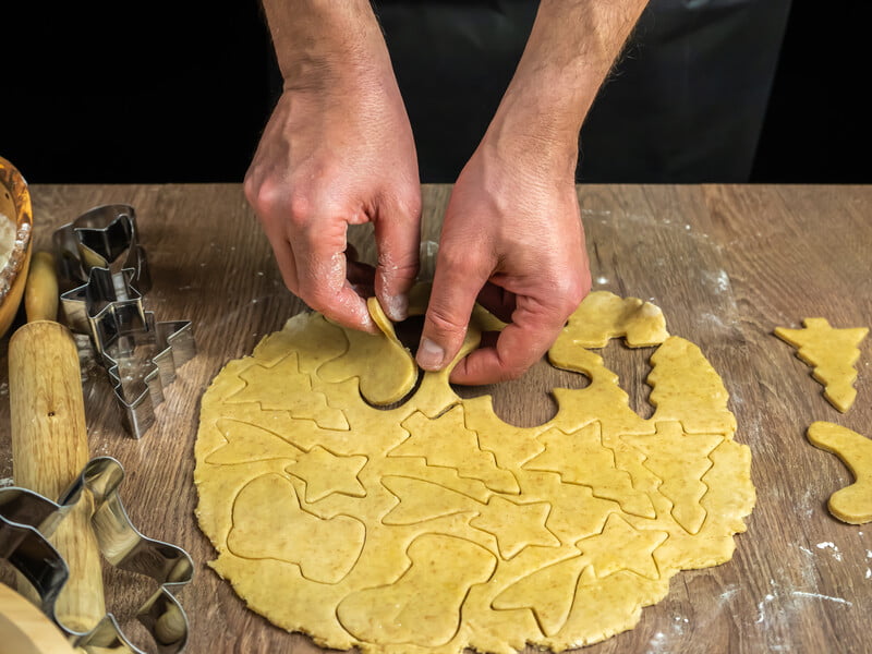 Масло має бути м'яким, а тісто – з холодильника. Рецепт імбирних пряників