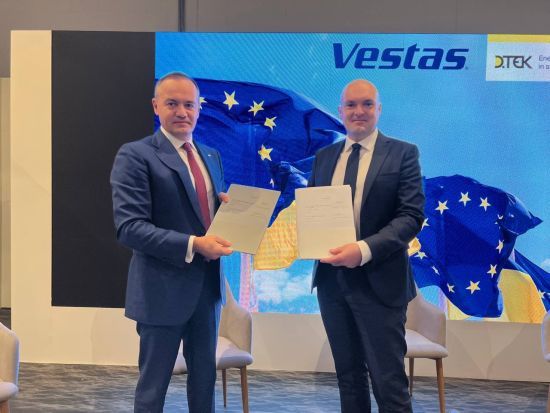 Інвестиції під час війни: ДТЕК і Vestas побудують найбільшу вітрову електростанцію в Україні за 450 млн євро Інвестиції під час війни: ДТЕК і Vestas побудують найбільшу вітрову електростанцію в Україні за 450 млн євро