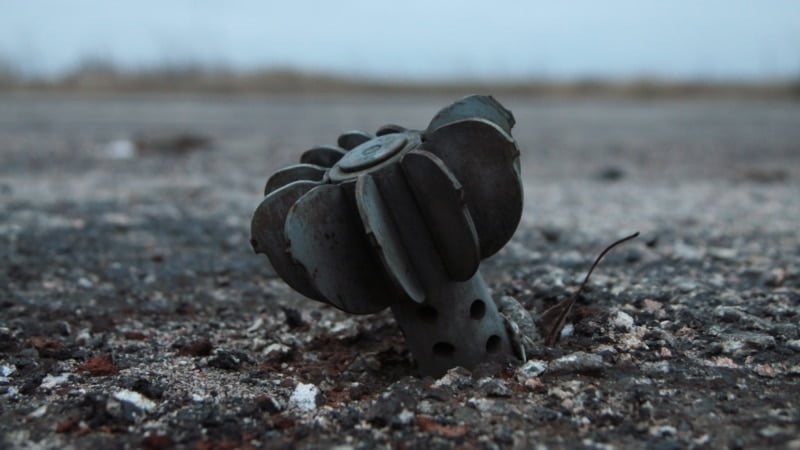 «Тисячі тонн боєприпасів у землі»: як довго триватиме розмінування та скільки це коштує