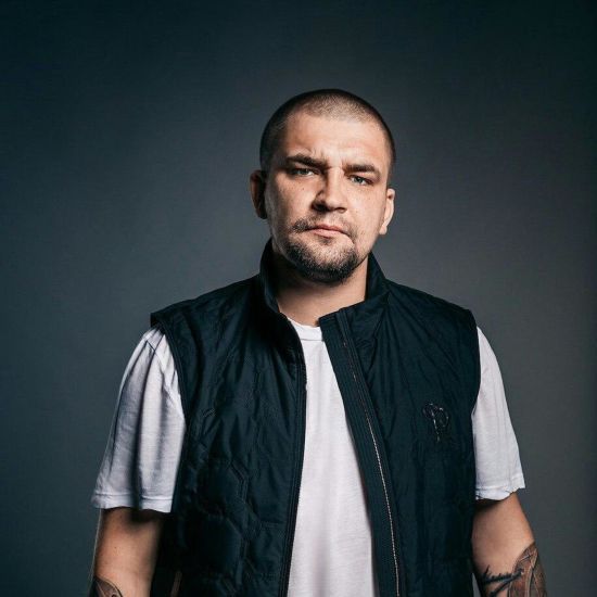 Відомий російський репер потрапив у страшну ДТП в Санкт-Петербурзі